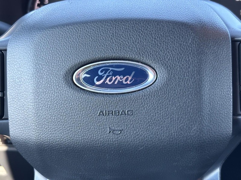 Ford F-150 Vehicle Full-screen Gallery Image 20