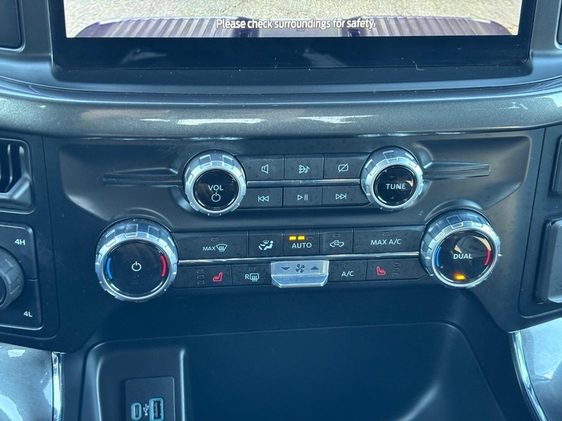 Ford F-150 Vehicle Full-screen Gallery Image 25