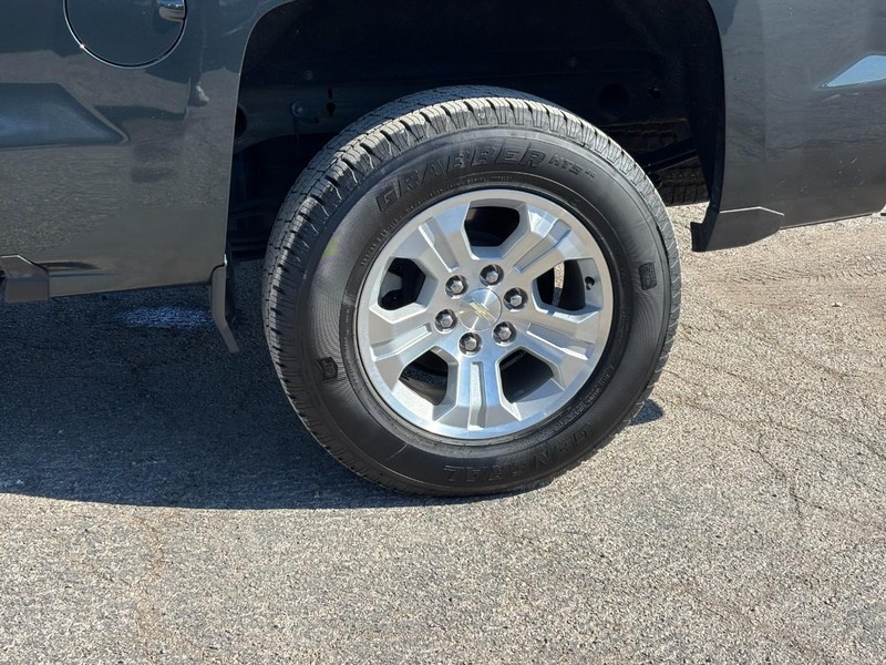 Chevrolet Silverado 1500 Vehicle Full-screen Gallery Image 09