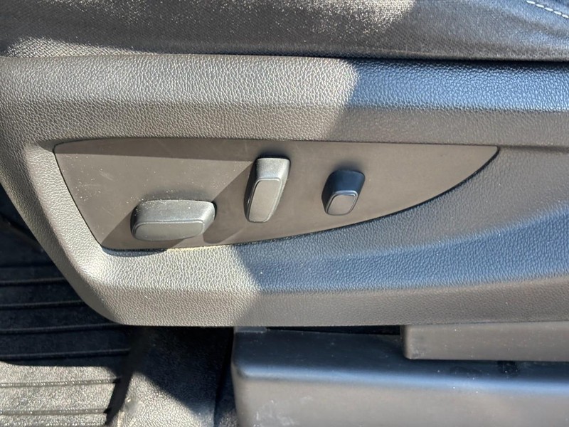 Chevrolet Silverado 1500 Vehicle Full-screen Gallery Image 14