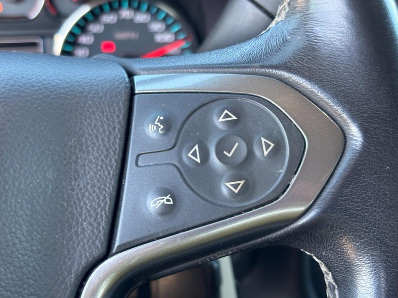 Chevrolet Silverado 1500 Vehicle Full-screen Gallery Image 18