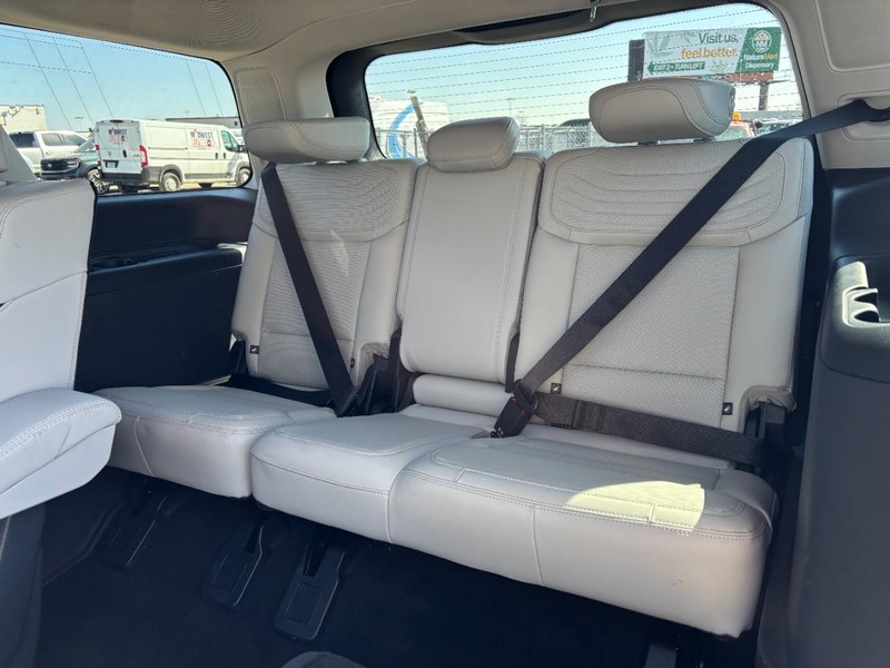 Ford Expedition Vehicle Image 12