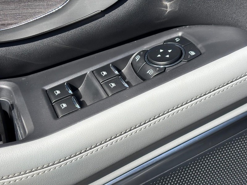 Ford Expedition Vehicle Image 18