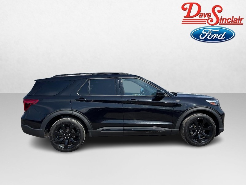 Ford Explorer Vehicle Image 07