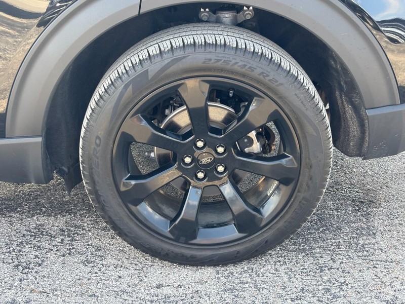 Ford Explorer Vehicle Image 12