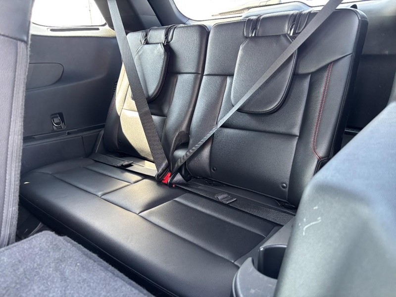 Ford Explorer Vehicle Image 13