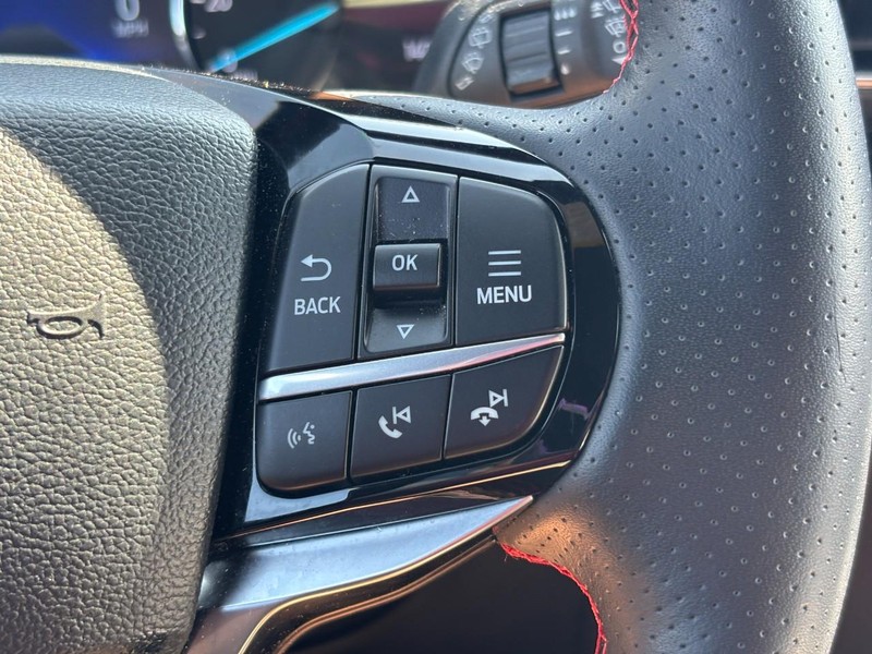 Ford Explorer Vehicle Image 21