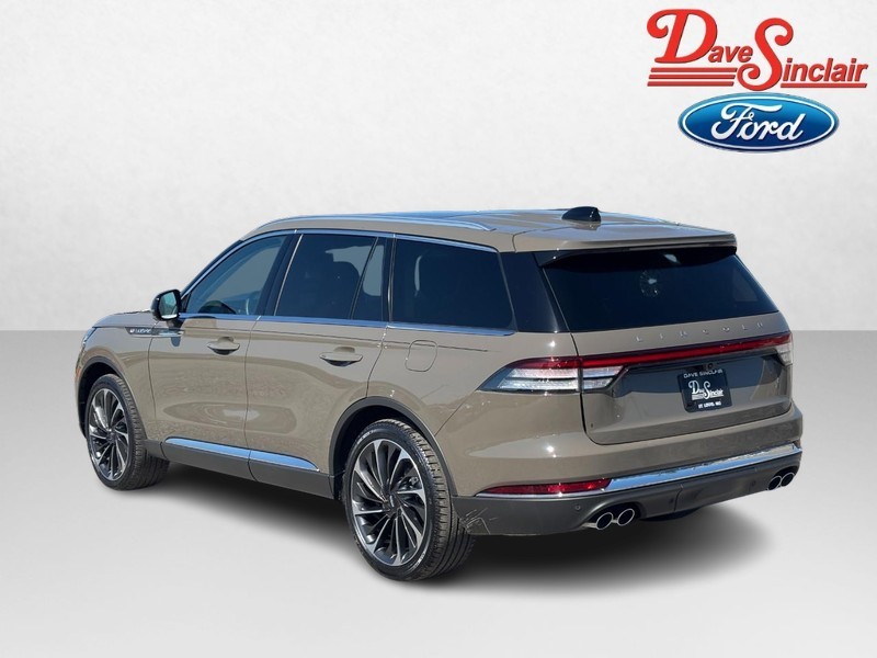 Lincoln Aviator Vehicle Full-screen Gallery Image 09