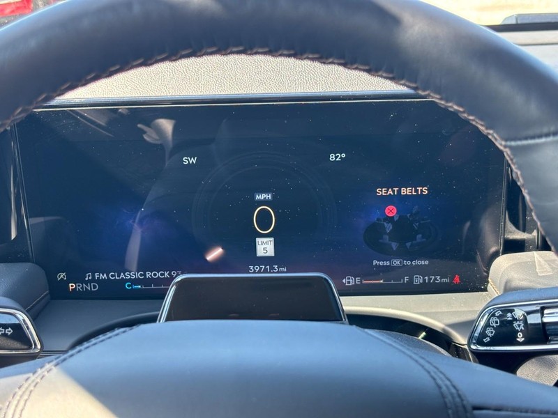 Lincoln Aviator Vehicle Full-screen Gallery Image 21