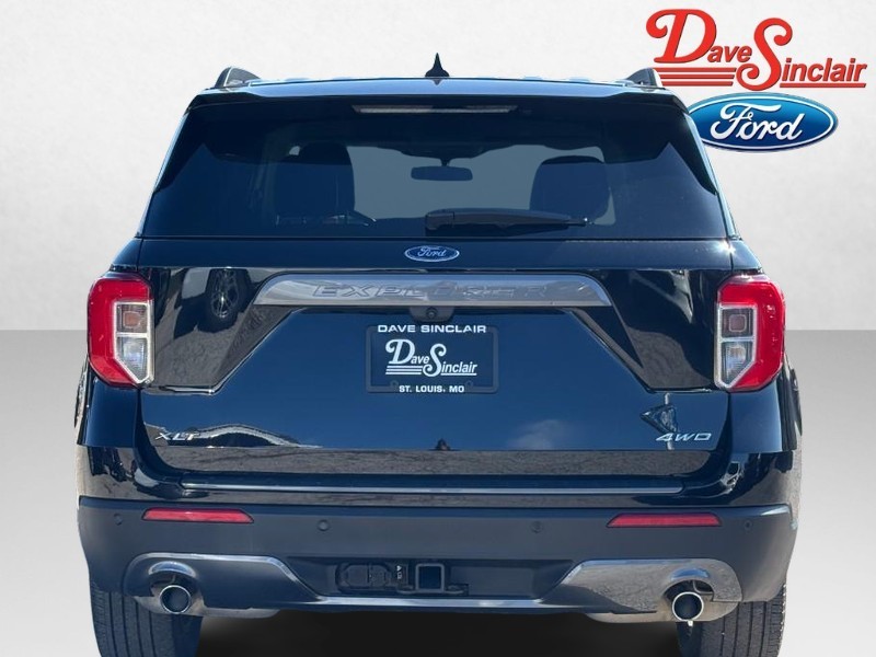 Ford Explorer Vehicle Full-screen Gallery Image 08