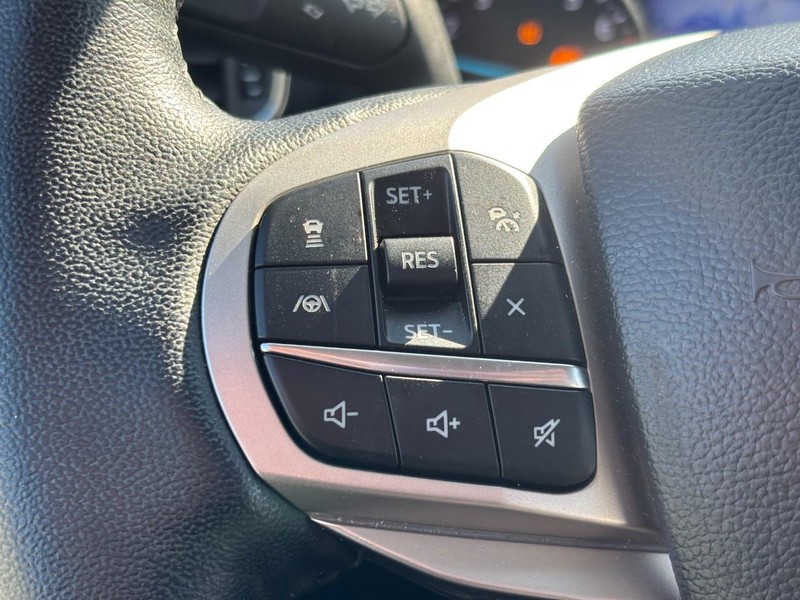 Ford Explorer Vehicle Full-screen Gallery Image 20