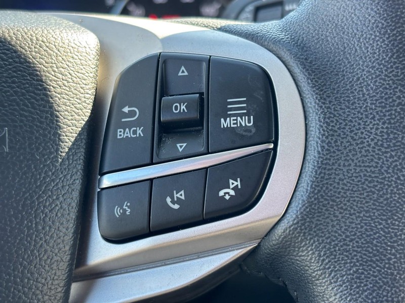 Ford Explorer Vehicle Full-screen Gallery Image 21