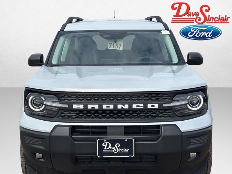 Ford Bronco Sport Vehicle Full-screen Gallery Image 02