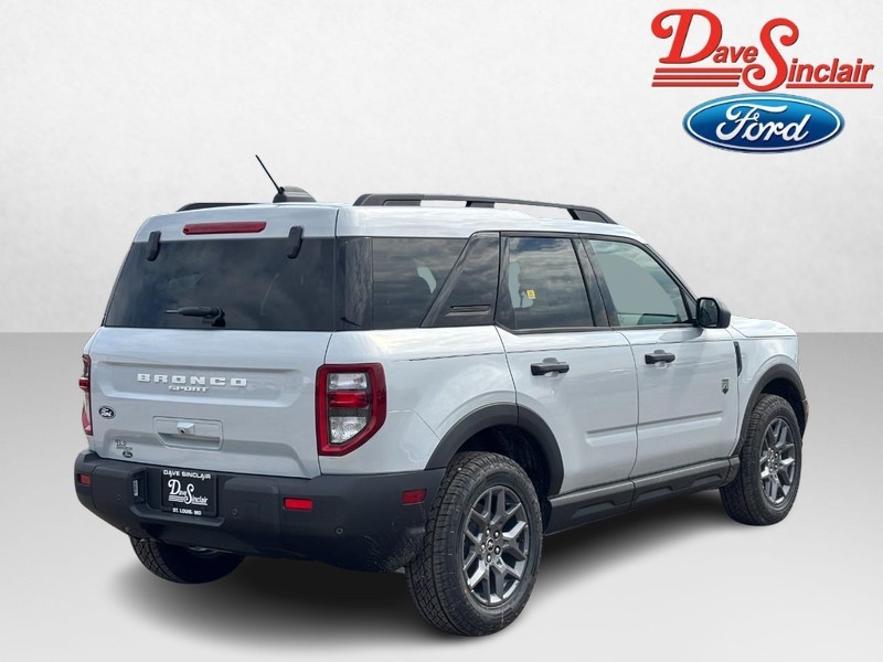 Ford Bronco Sport Vehicle Full-screen Gallery Image 07