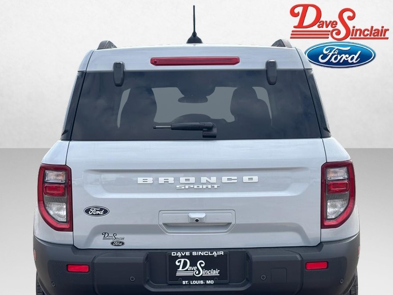 Ford Bronco Sport Vehicle Full-screen Gallery Image 08