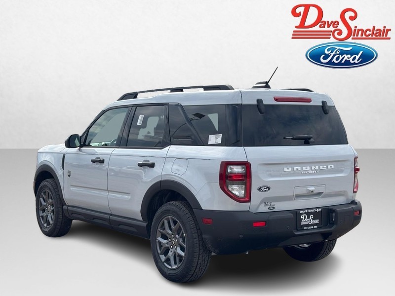 Ford Bronco Sport Vehicle Full-screen Gallery Image 09