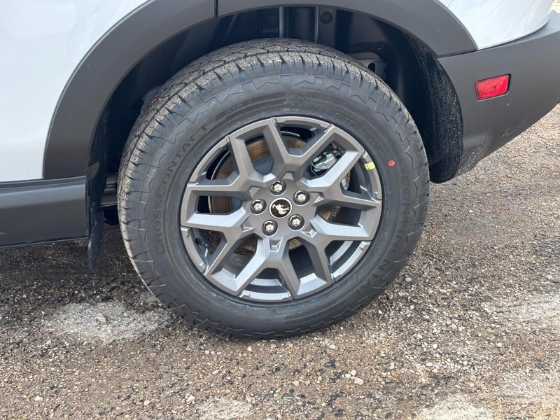 Ford Bronco Sport Vehicle Full-screen Gallery Image 11