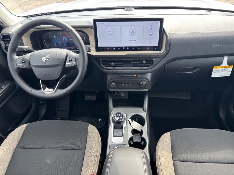 Ford Bronco Sport Vehicle Full-screen Gallery Image 14