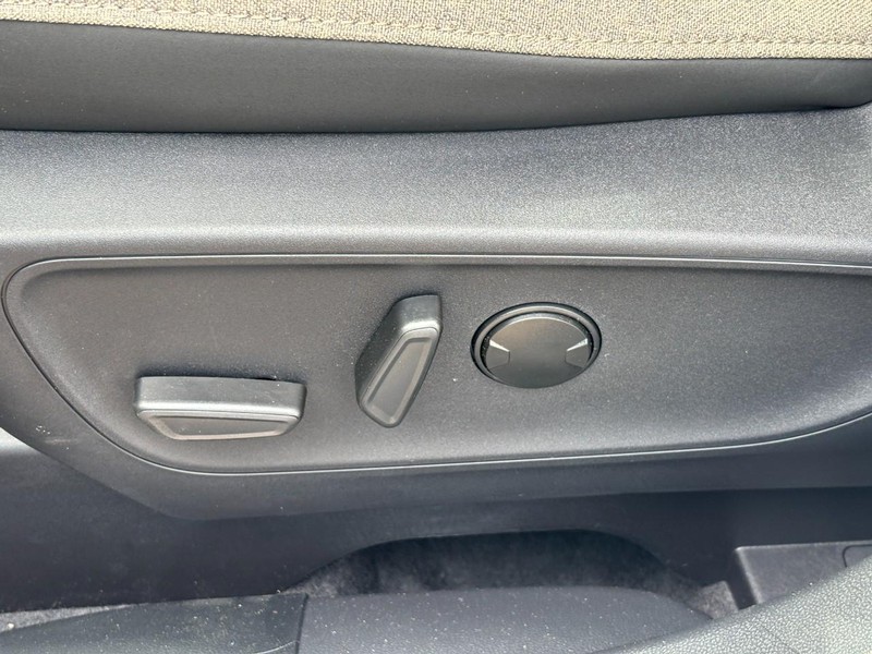 Ford Bronco Sport Vehicle Full-screen Gallery Image 16