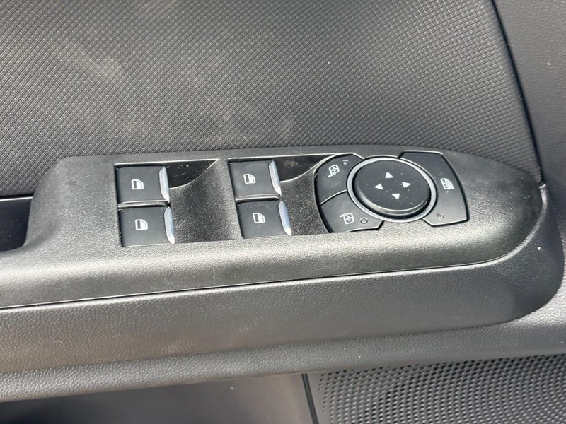 Ford Bronco Sport Vehicle Full-screen Gallery Image 17