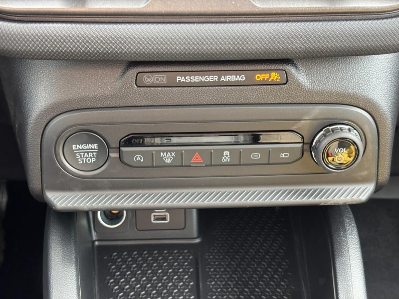 Ford Bronco Sport Vehicle Full-screen Gallery Image 23