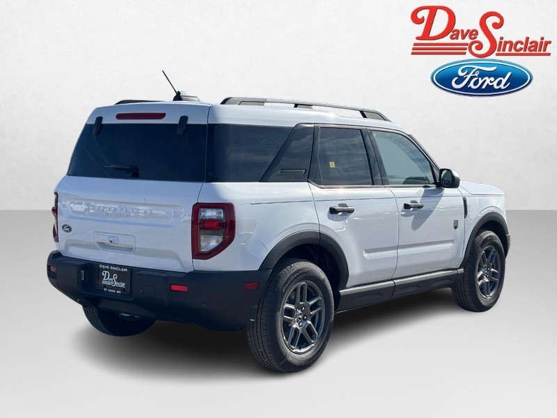 Ford Bronco Sport Vehicle Full-screen Gallery Image 07