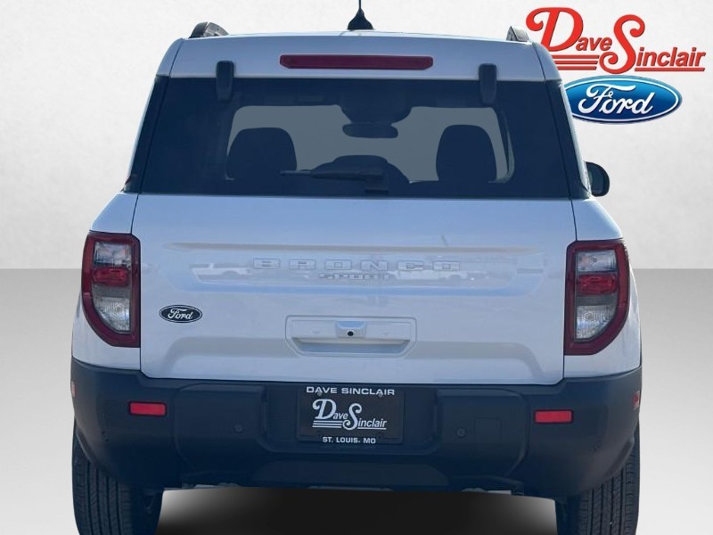 Ford Bronco Sport Vehicle Full-screen Gallery Image 08