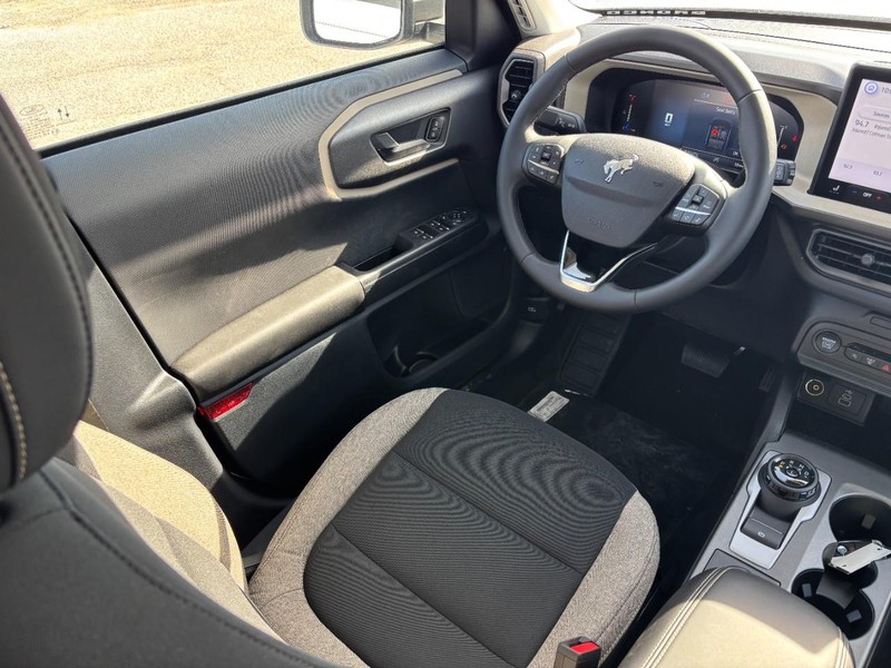 Ford Bronco Sport Vehicle Full-screen Gallery Image 13