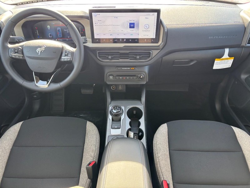 Ford Bronco Sport Vehicle Full-screen Gallery Image 14