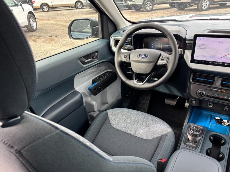 Ford Maverick Vehicle Full-screen Gallery Image 13