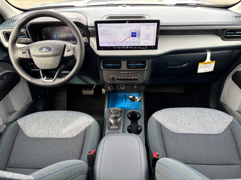 Ford Maverick Vehicle Full-screen Gallery Image 14