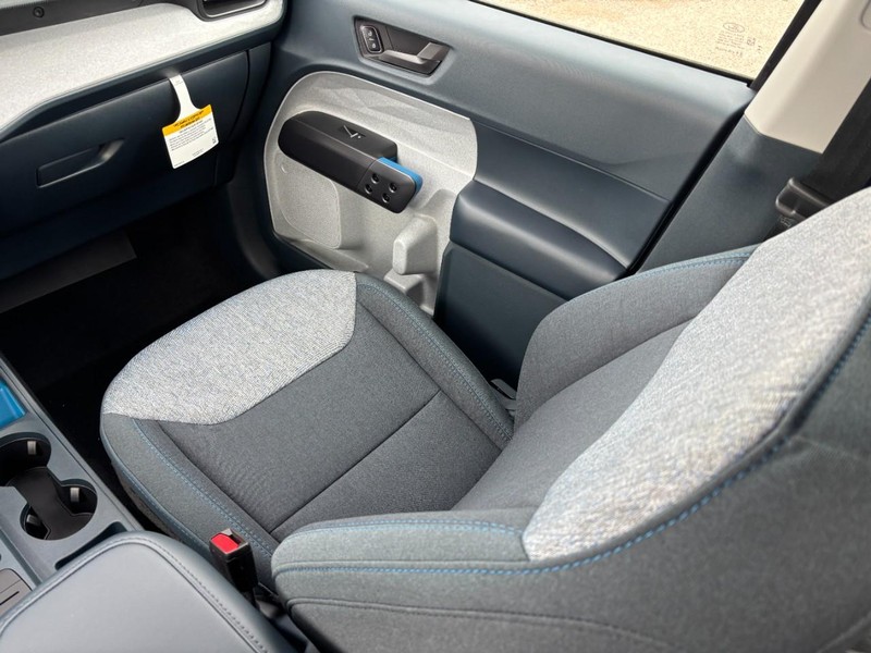 Ford Maverick Vehicle Full-screen Gallery Image 15
