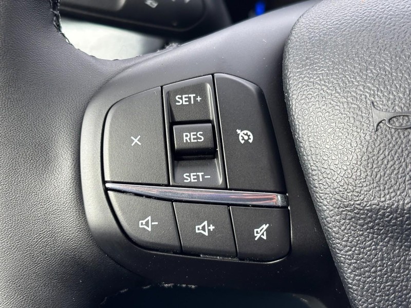 Ford Maverick Vehicle Full-screen Gallery Image 18