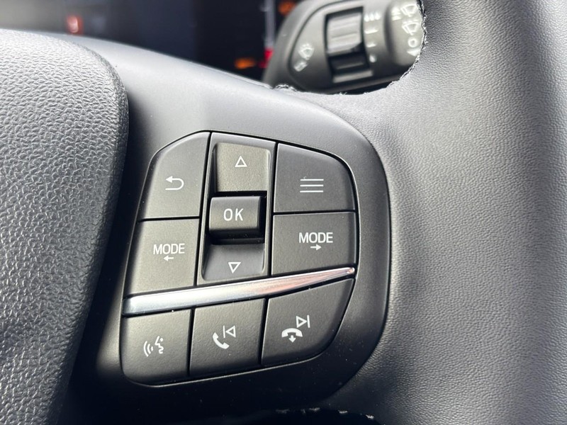 Ford Maverick Vehicle Full-screen Gallery Image 19