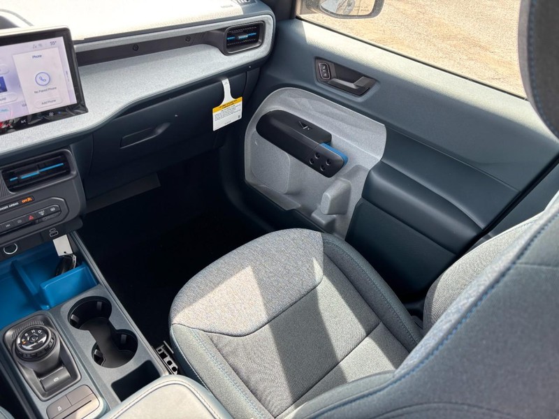 Ford Maverick Vehicle Full-screen Gallery Image 15