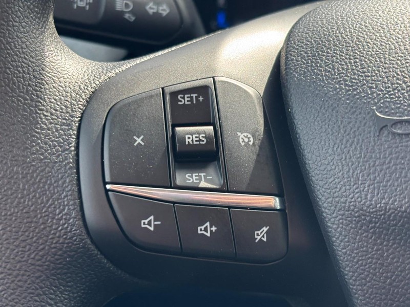 Ford Maverick Vehicle Full-screen Gallery Image 18
