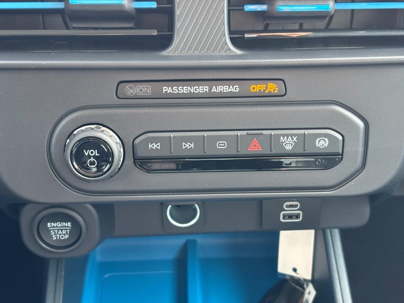 Ford Maverick Vehicle Full-screen Gallery Image 23