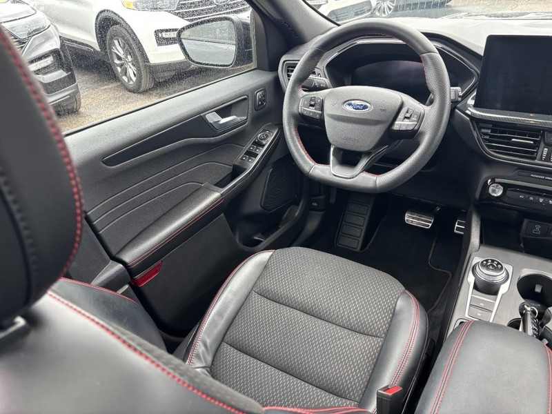 Ford Escape Vehicle Image 13