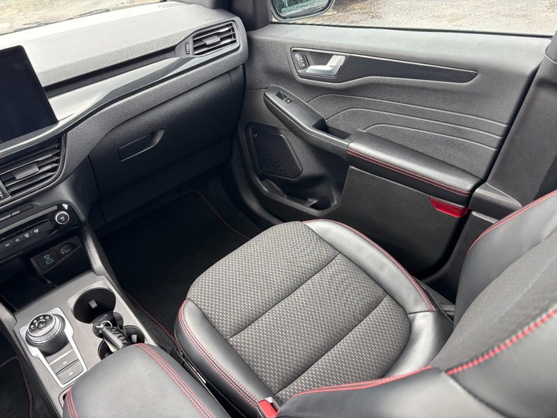 Ford Escape Vehicle Image 15