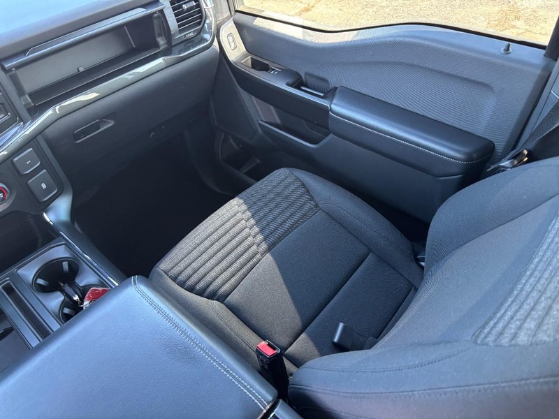 Ford F-150 Vehicle Full-screen Gallery Image 15