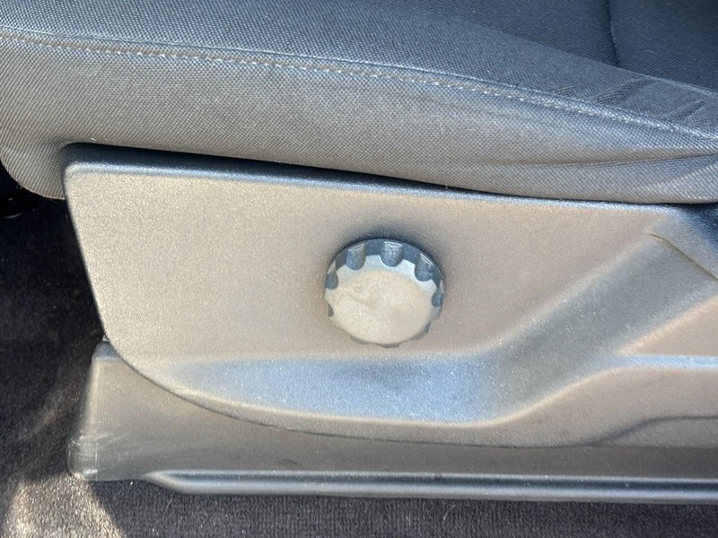 Ford F-150 Vehicle Full-screen Gallery Image 16