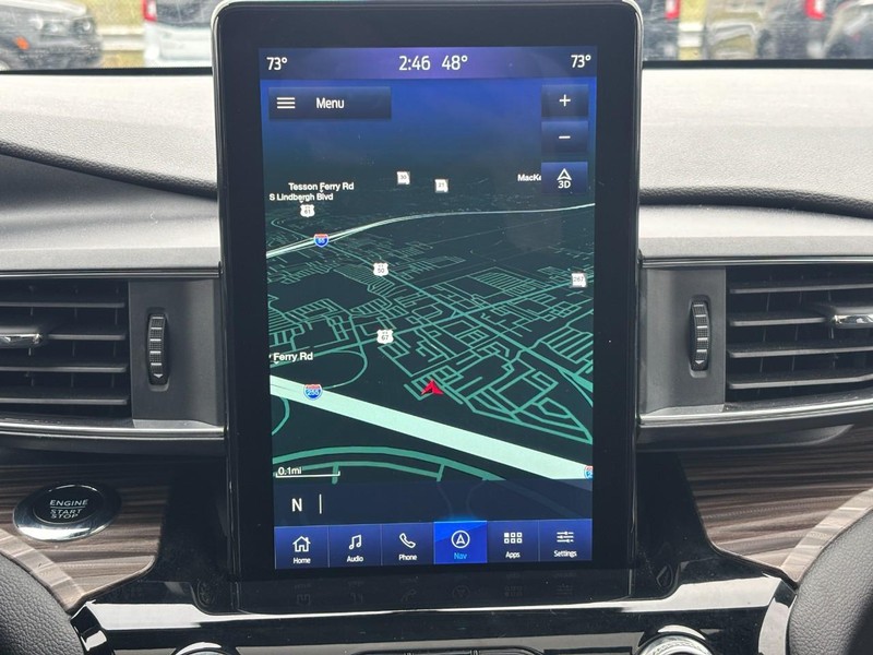 Ford Explorer Vehicle Full-screen Gallery Image 23