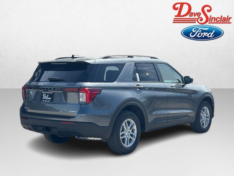 Ford Explorer Vehicle Image 07