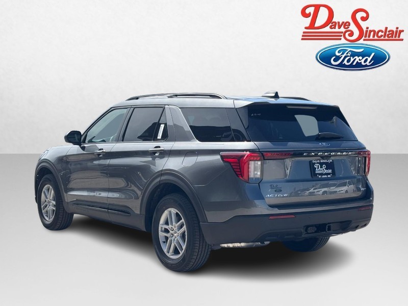 Ford Explorer Vehicle Image 09
