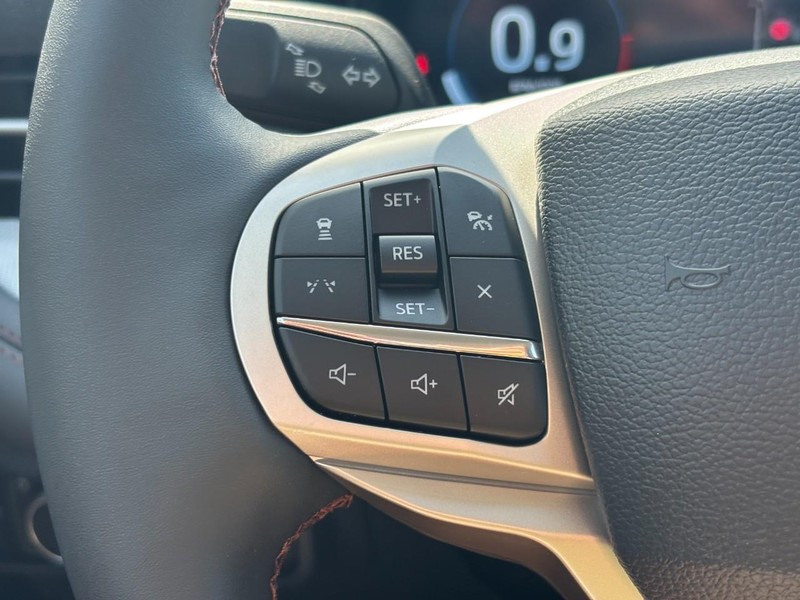 Ford Explorer Vehicle Image 19