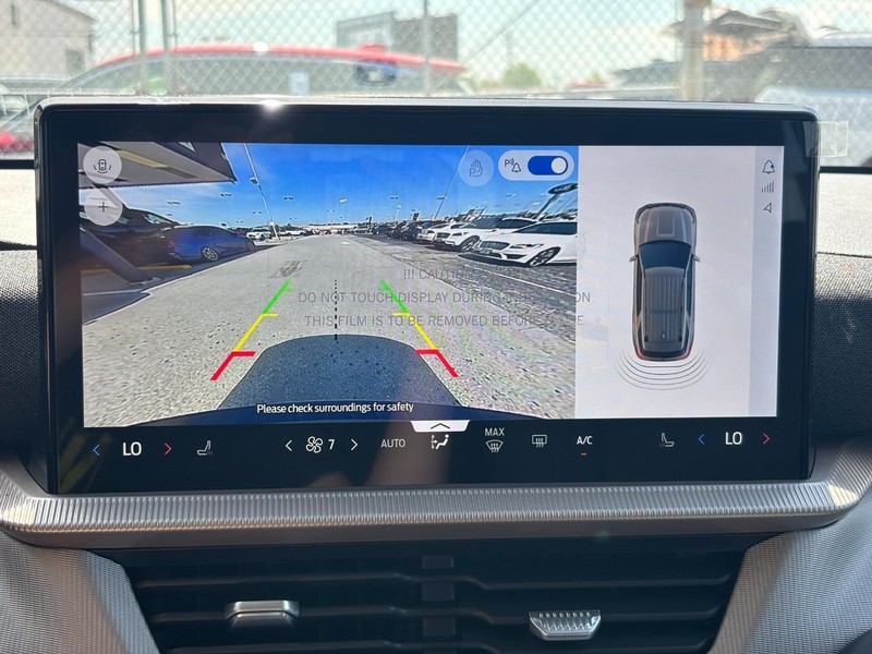 Ford Explorer Vehicle Image 23