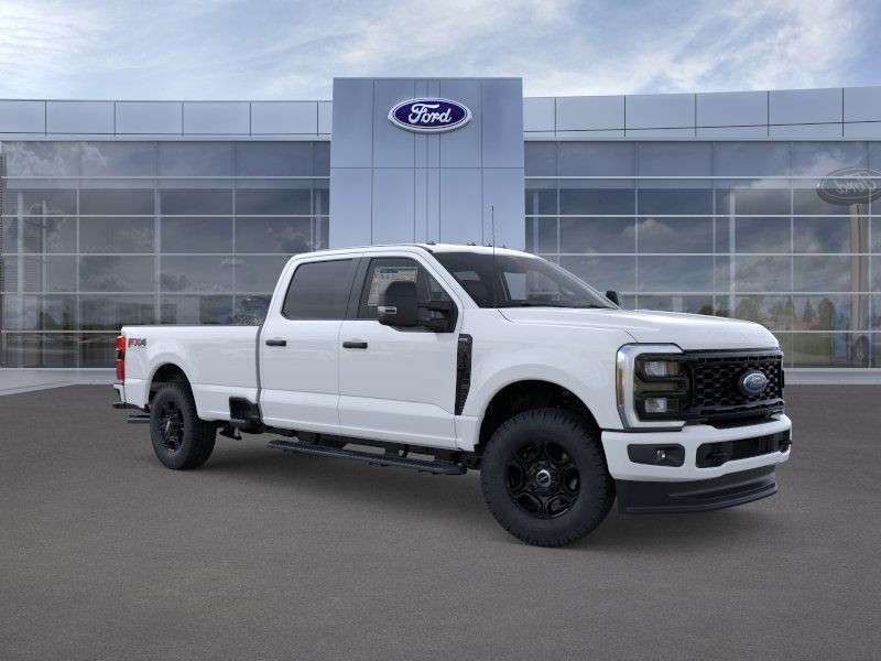 Ford Super Duty F-350 SRW Vehicle Image 09