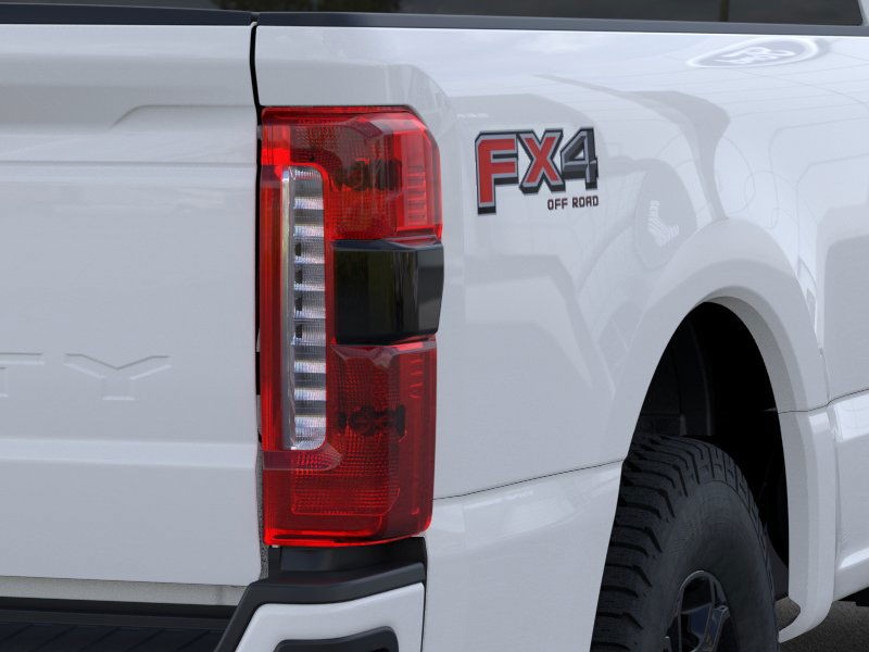 Ford Super Duty F-350 SRW Vehicle Image 23