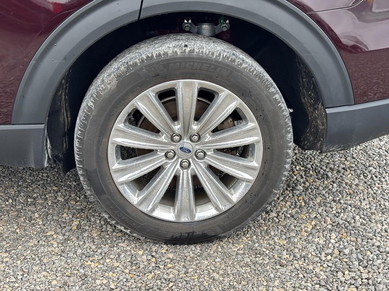 Ford Explorer Vehicle Image 11