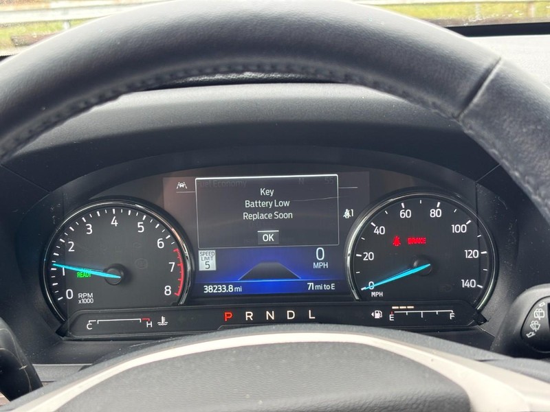 Ford Explorer Vehicle Image 21